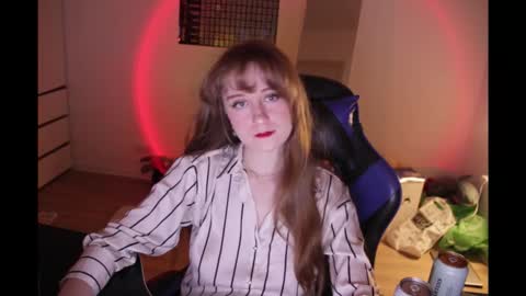 Snapshot of lazy_dazzy chatting on 10.12.25 lazy_dazzy online show from 10.12.25