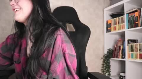 Lisa online show from 12.04.25