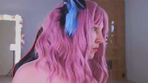 Snapshot of lea_belle_ chatting on 02.17.26 Lea online show from 02.17.26