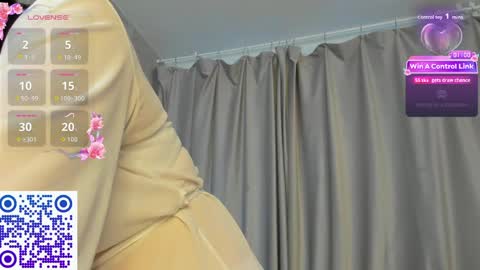 Snapshot of lea_shadom chatting on 04.19.26 Lea online show from 04.19.26