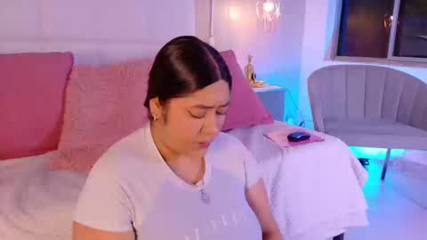 Snapshot of leah_bensoon chatting on 09.13.25 Leah online show from 09.13.25