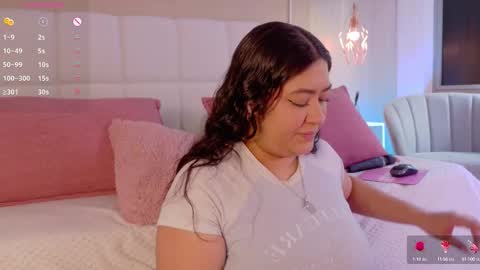 Snapshot of leah_bensoon chatting on 10.09.25 Leah online show from 10.09.25