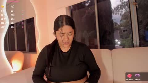 Snapshot of leah_bensoon chatting on 10.14.25 Leah online show from 10.14.25