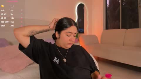 Snapshot of leah_bensoon chatting on 10.22.25 Leah online show from 10.22.25