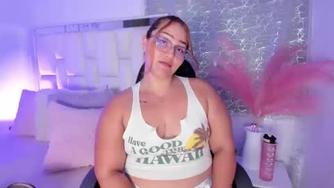 Snapshot of leahbarker chatting on 05.30.26 Leah online show from 05.30.26