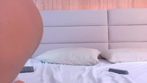 Snapshot of leahhtaylor chatting on 02.24.26 leahhtaylor online show from 02.24.26