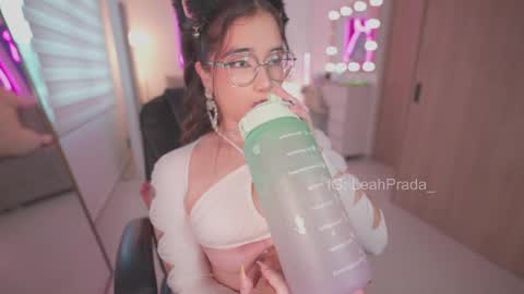 Snapshot of leahprada_ chatting on 05.15.26 Instagram Leahprada online show from 05.15.26
