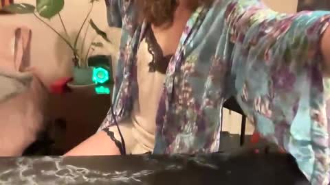 Leah Sparkles online show from 12.03.24