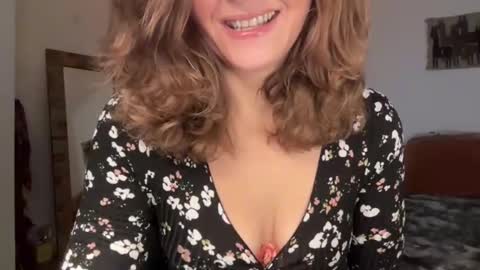 Leah Sparkles online show from 11.30.25