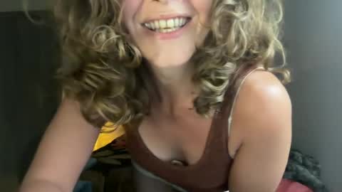 Snapshot of leahsparkles chatting on 07.08.26 Leah Sparkles online show from 07.08.26
