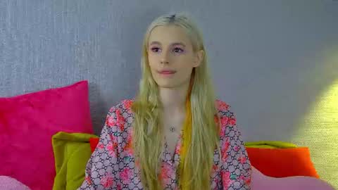 Snapshot of lealamour chatting on 06.09.26 Lea online show from 06.09.26