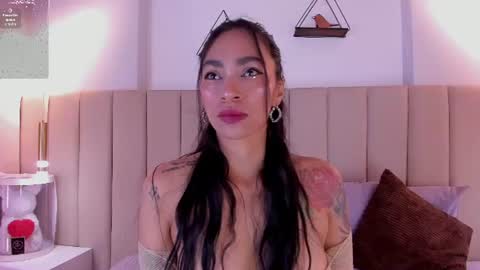 Snapshot of leamonroe__ chatting on 07.19.26 Hey Im Lea online show from 07.19.26