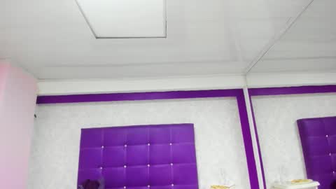 leamoreau__ online show from 11.23.25