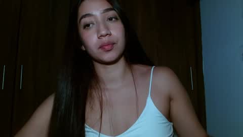 Snapshot of leanaalhub chatting on 12.23.24 leanaalhub online show from 12.23.24