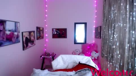 Leandra online show from 02.14.25