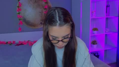 Snapshot of leandraconcatelli chatting on 03.17.26 Sophie online show from 03.17.26