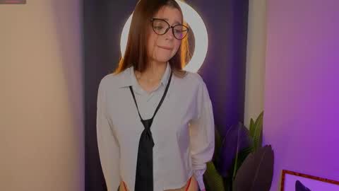 Snapshot of leandraconcatelli chatting on 04.15.26 Sophie online show from 04.15.26
