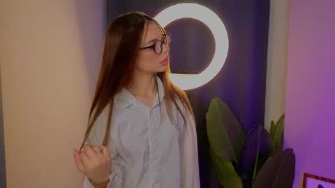 Snapshot of leandraconcatelli chatting on 04.15.26 Sophie online show from 04.15.26