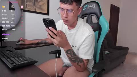 Snapshot of leaneseb chatting on 02.17.26 leaneseb online show from 02.17.26