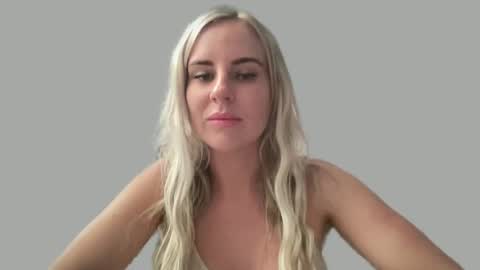 Snapshot of leannaxox chatting on 01.21.25 Leanna online show from 01.21.25
