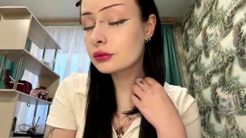 Kiki online show from 04.02.26