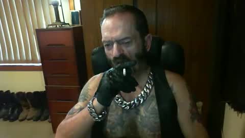 leathergreaser online show from 03.04.25