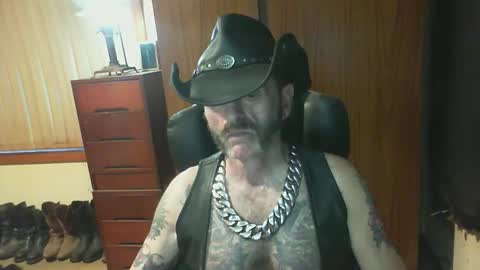 Snapshot of leathergreaser chatting on 02.18.26 leathergreaser online show from 02.18.26