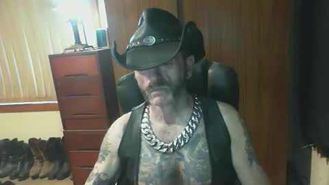 Snapshot of leathergreaser chatting on 02.18.26 leathergreaser online show from 02.18.26