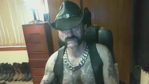 Snapshot of leathergreaser chatting on 02.22.26 leathergreaser online show from 02.22.26