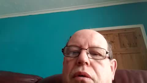 Snapshot of leatherpants68 chatting on 03.25.26 leatherpants68 online show from 03.25.26