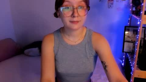Snapshot of leazy_peasy chatting on 10.19.25 Ellie online show from 10.19.25