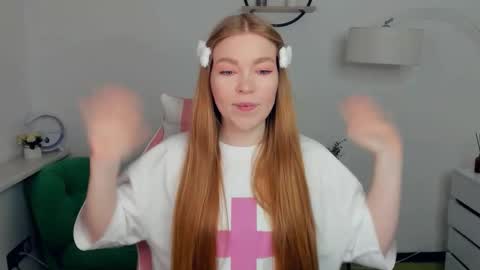 Snapshot of ledacopus chatting on 11.29.25 Lilly online show from 11.29.25