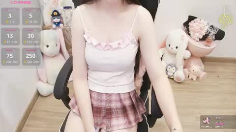 Snapshot of lee_cute18 chatting on 06.18.26 Lee online show from 06.18.26