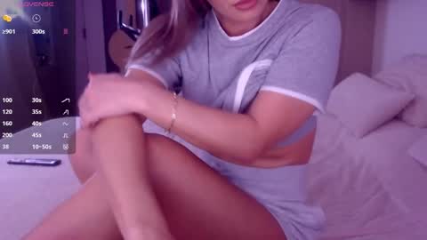 Snapshot of leelooxxx chatting on 04.21.26 Mens Sweetheart online show from 04.21.26