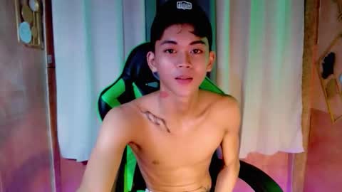 leemoreno18 online show from 10.24.25