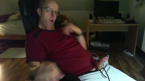 Snapshot of lefti27 chatting on 12.11.24 Dave online show from 12.11.24