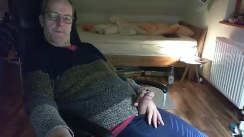 Snapshot of lefti27 chatting on 02.03.25 Dave online show from 02.03.25