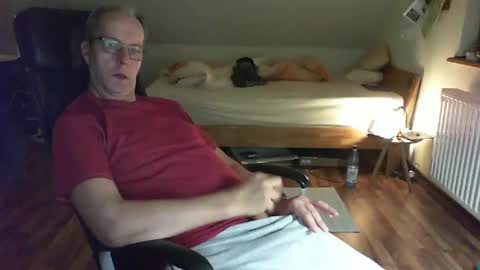 Snapshot of lefti27 chatting on 02.05.25 Dave online show from 02.05.25