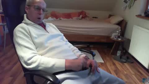 Snapshot of lefti27 chatting on 02.16.25 Dave online show from 02.16.25