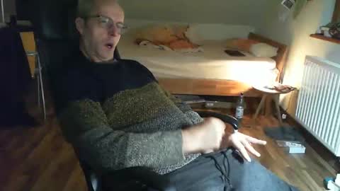 Snapshot of lefti27 chatting on 02.28.25 Dave online show from 02.28.25