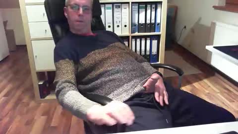 Snapshot of lefti27 chatting on 10.30.25 Dave online show from 10.30.25