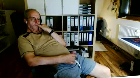 Snapshot of lefti27 chatting on 06.19.26 Dave online show from 06.19.26