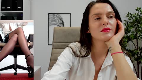 Elle  online show from 12.04.24