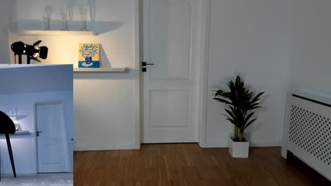 Elle  online show from 12.07.24