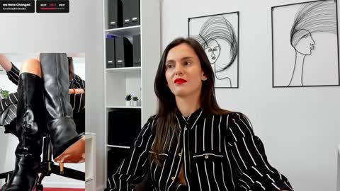 Elle  online show from 03.10.25