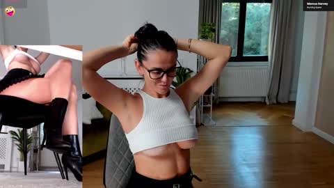 Elle  online show from 09.19.25