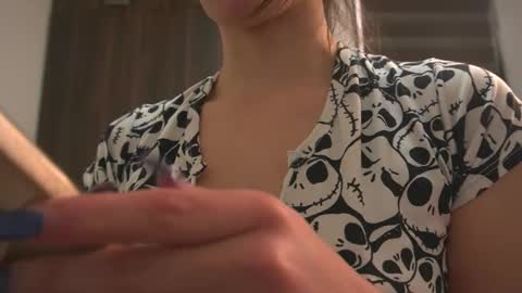 Leah online show from 10.31.25