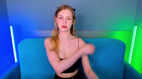 Snapshot of leiawow chatting on 03.04.25 leiawow online show from 03.04.25