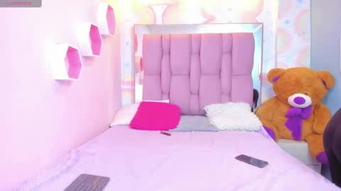 Snapshot of leigh_angels chatting on 03.12.25 LEIGH ANGELS online show from 03.12.25