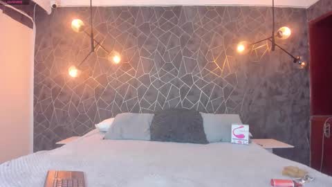 LEIGH ANGELS online show from 11.17.25